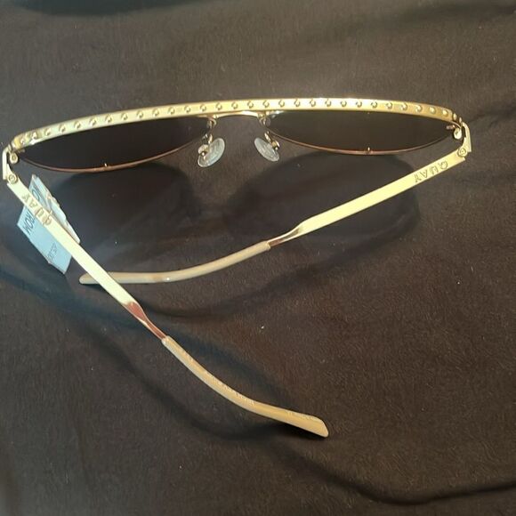 NWT Quay Australia High Key Rivet Sunglasses - Picture 11 of 11